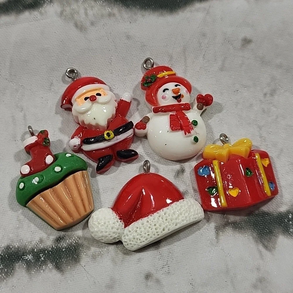 Vintage Christmas Charms Lot Of 26 Holiday Crafts Jewelry Making Santa Snowman‎